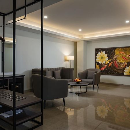 Hotel Santika Blitar Eksteriør bilde
