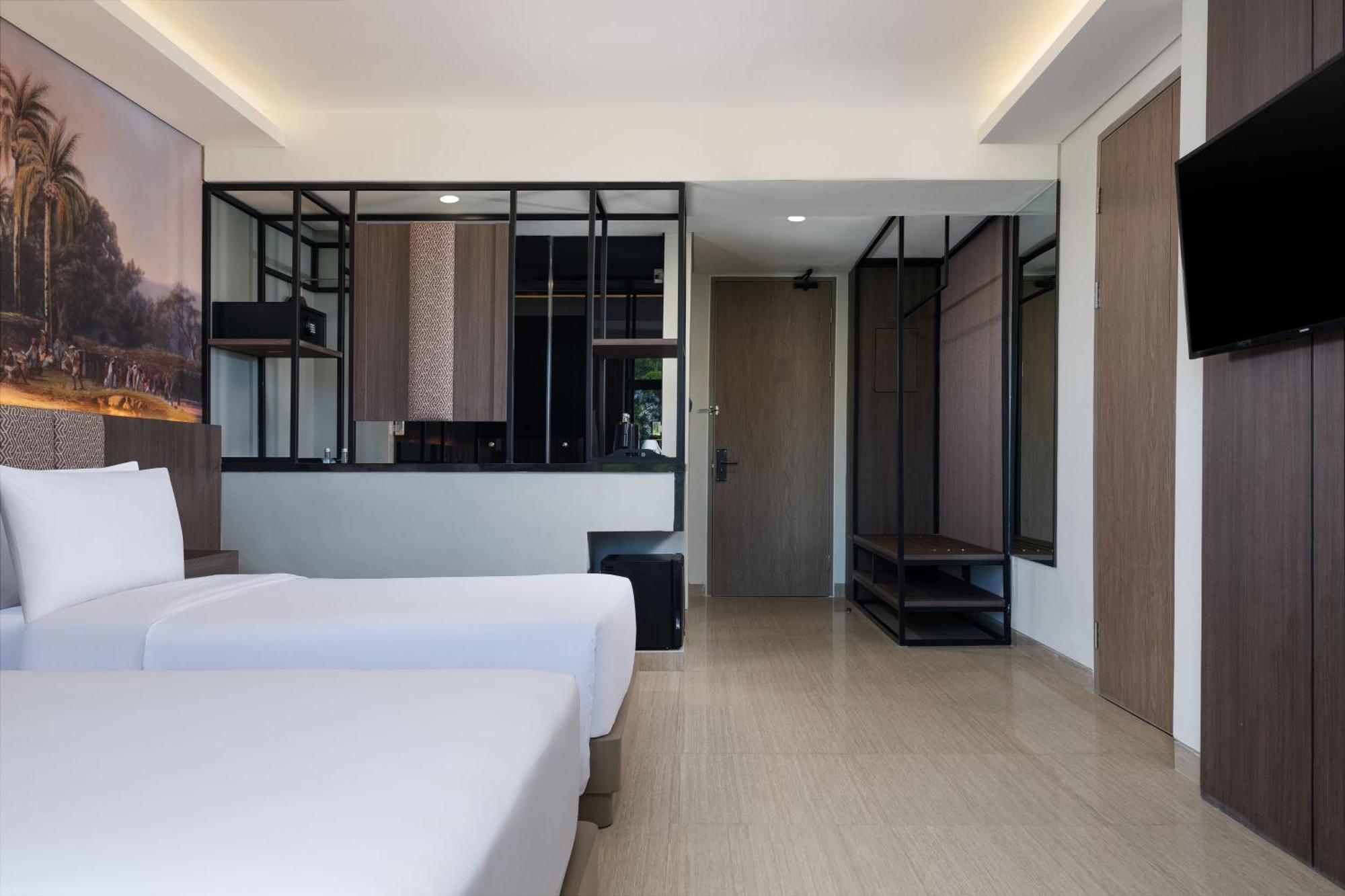 Hotel Santika Blitar Eksteriør bilde