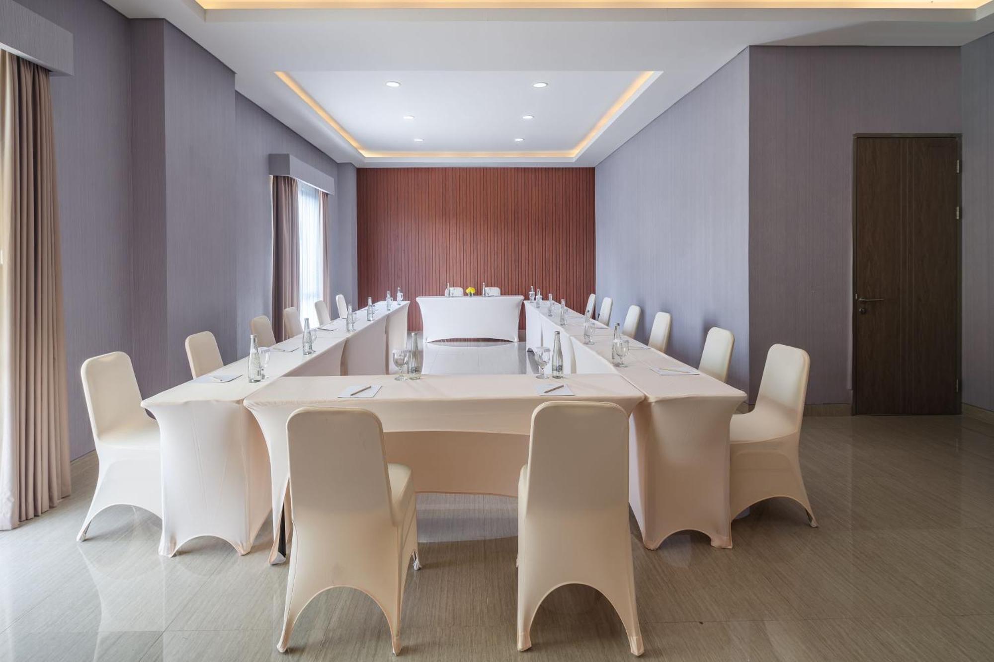 Hotel Santika Blitar Eksteriør bilde