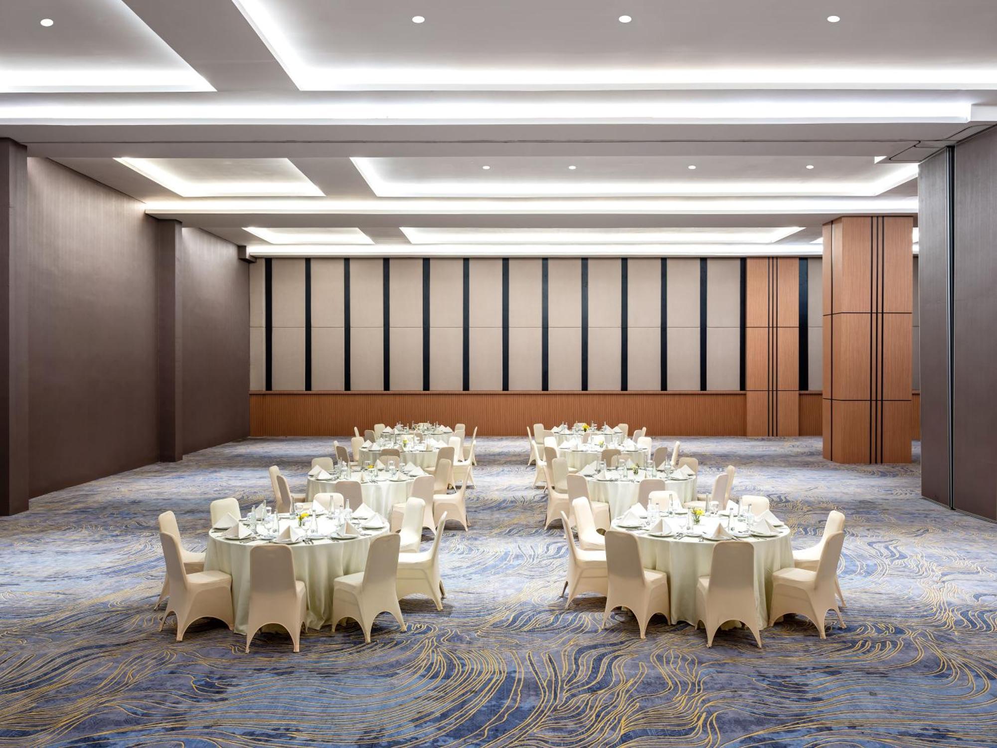 Hotel Santika Blitar Eksteriør bilde