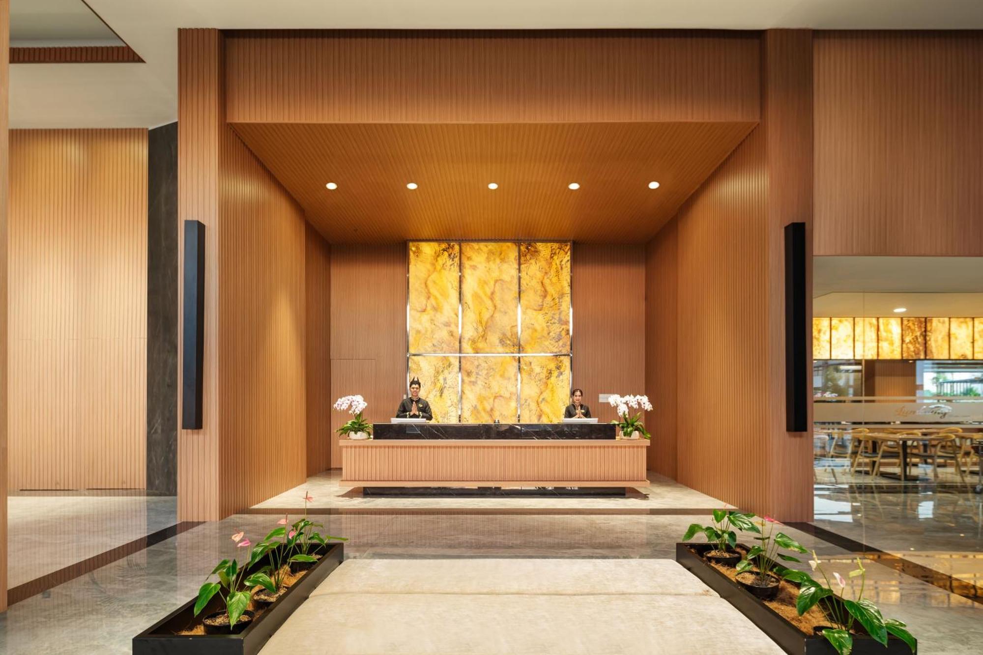 Hotel Santika Blitar Eksteriør bilde