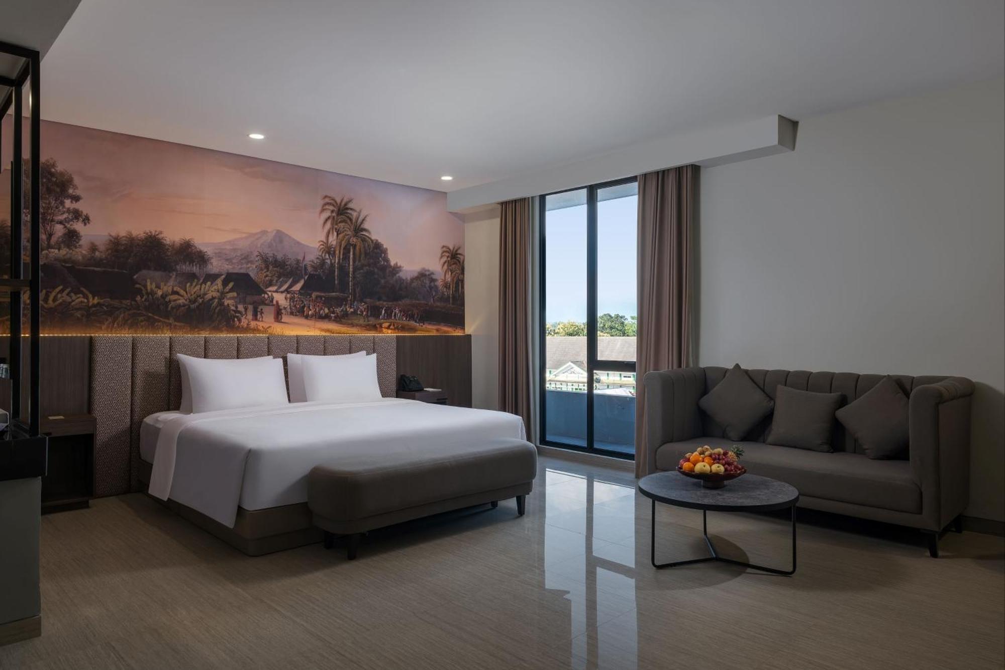 Hotel Santika Blitar Eksteriør bilde