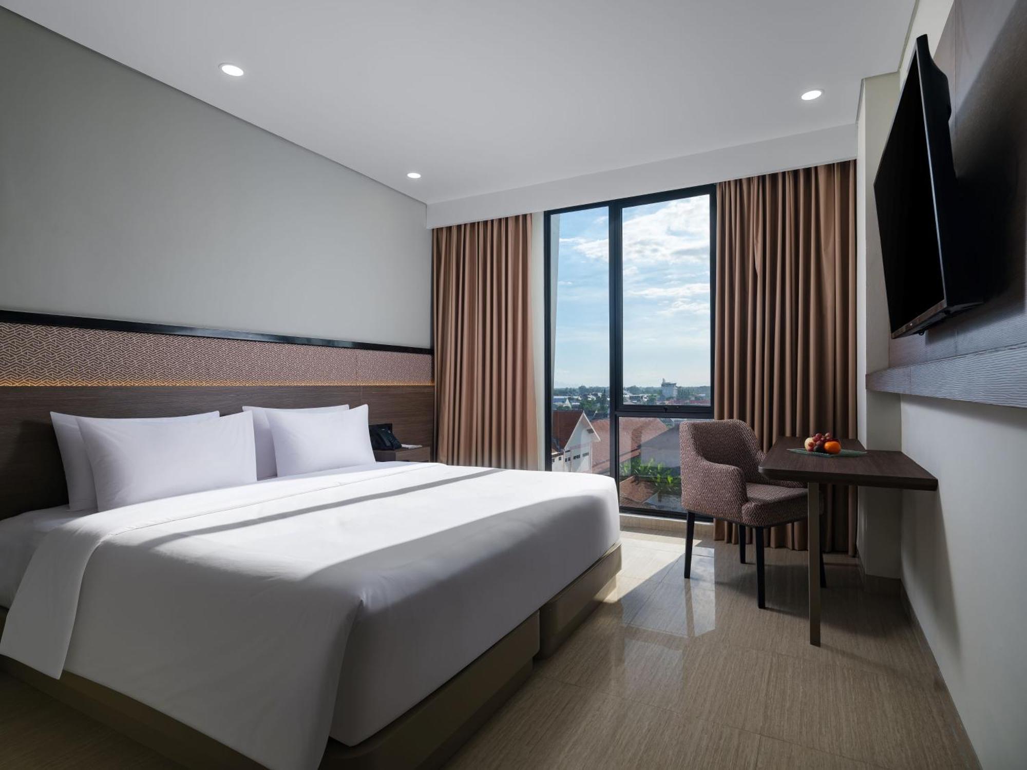Hotel Santika Blitar Eksteriør bilde