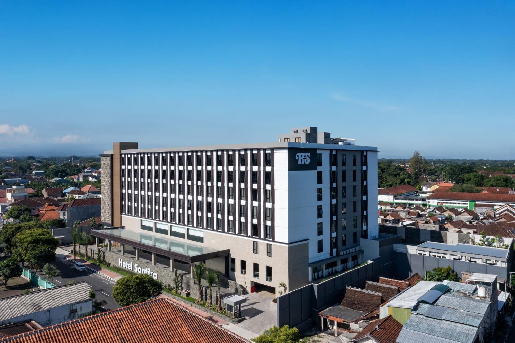 Hotel Santika Blitar Eksteriør bilde